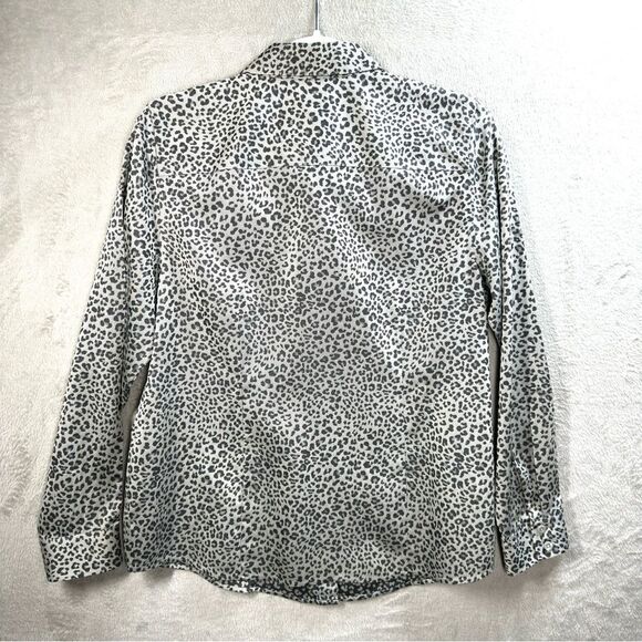 Chico’s No Iron Coolmax All Season Button Up Shirt Gray Leopard Career Women’s S - Picture 6 of 7
